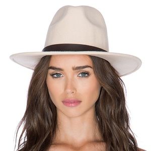 Lack of Color the Oracle Hat